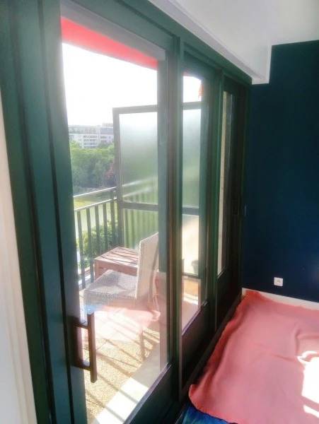 Pose de fermeture de balcon Paris